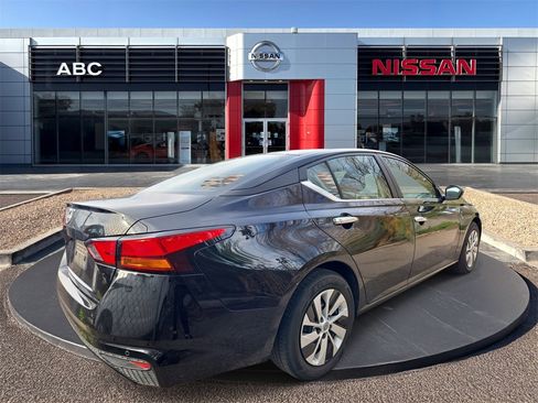 Used 2024 Nissan Altima 2.5 S image 4