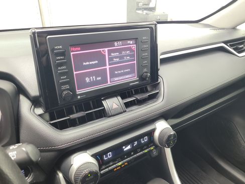 Used 2021 Toyota RAV4 XLE FWD image 25