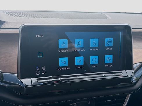 Used 2024 Volkswagen Atlas SE w/ Panoramic Sunroof Package FWD image 10
