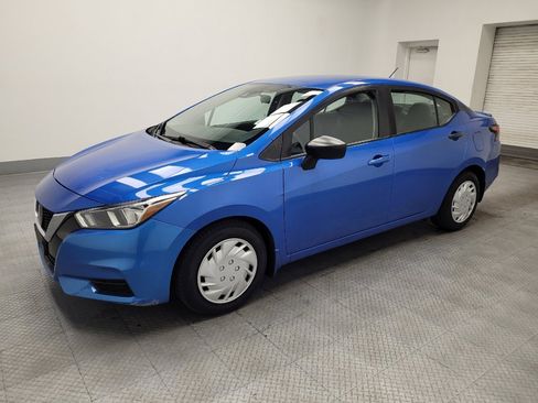 Used 2020 Nissan Versa S image 2