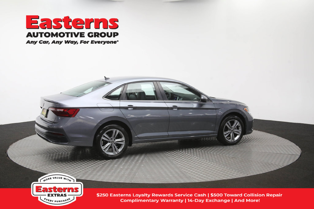 Used 2024 Volkswagen Jetta SE FWD image 44