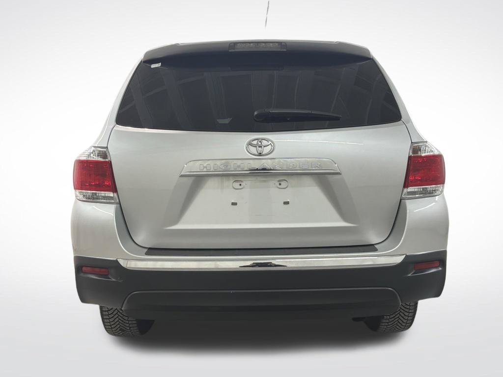 Used 2013 Toyota Highlander FWD w/ Cold Weather Pkg image 19