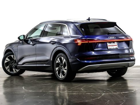 Used 2022 Audi e-tron Premium image 12