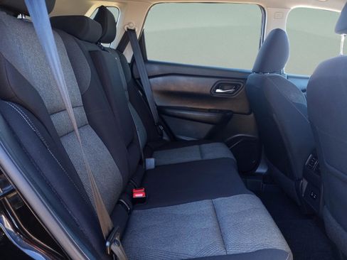 Used 2024 Nissan Rogue SV image 29