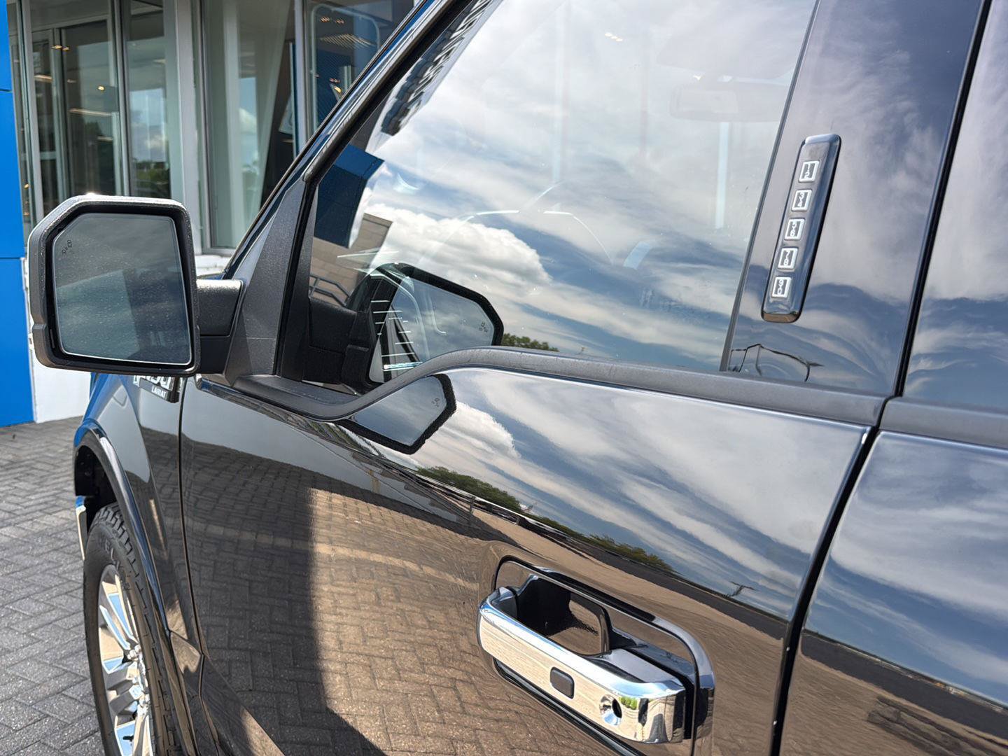 Used 2020 Ford F150 Lariat w/ Equipment Group 502A Luxury AWD/4WD image 10