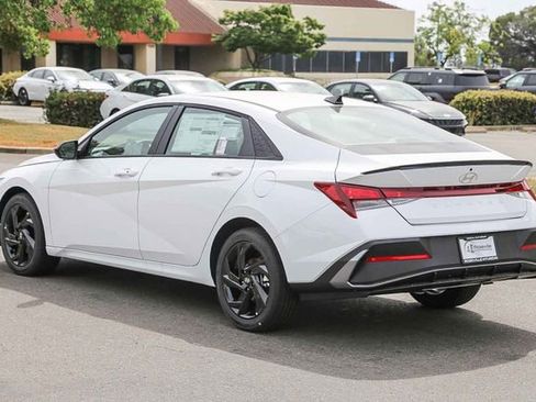 New 2026 Hyundai Elantra Sport FWD image 10