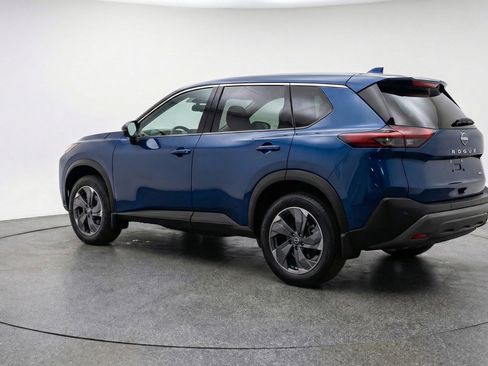 Used 2025 Nissan Rogue SV FWD image 6