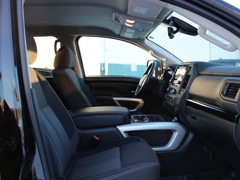 Certified 2024 Nissan Titan SV w/ SV Convenience Package image 16