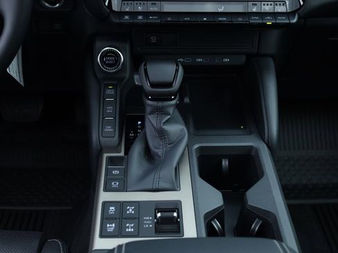 New 2026 Toyota Land Cruiser image 38