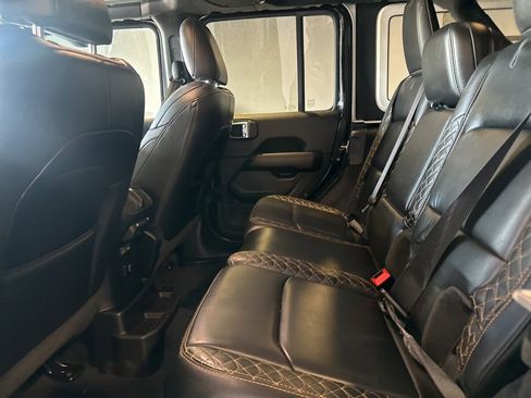 Used 2021 Jeep Wrangler Unlimited Sahara image 8