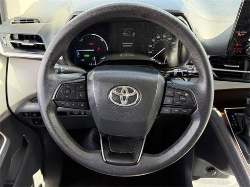 Used 2024 Toyota Sienna LE image 13