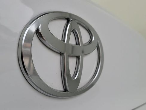 Used 2025 Toyota Camry LE w/ Convenience Package FWD image 11