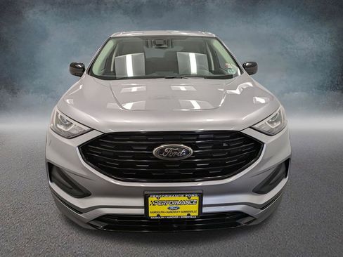 Used 2022 Ford Edge SE w/ Black Appearance Package AWD/4WD image 2