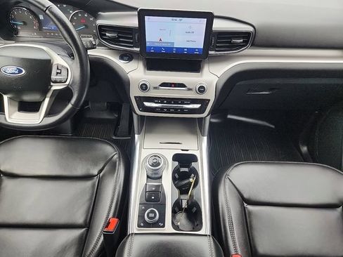 Certified 2023 Ford Explorer XLT w/ Equipment Group 202A AWD/4WD image 18