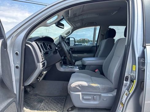 Used 2010 Toyota Tundra 4x4 Double Cab image 3