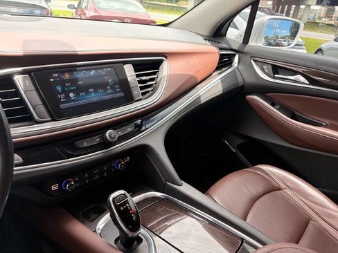 Used 2019 Buick Enclave Avenir FWD image 20