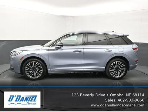 Used 2022 Lincoln Corsair Reserve w/ Equipment Group 201A AWD/4WD image 2