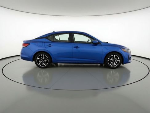 Used 2025 Nissan Sentra SV image 11
