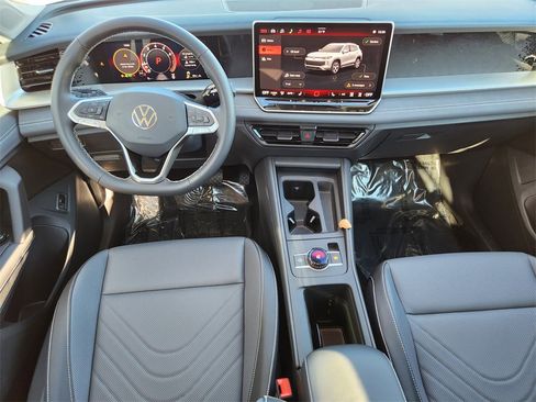 New 2026 Volkswagen Tiguan SE image 15
