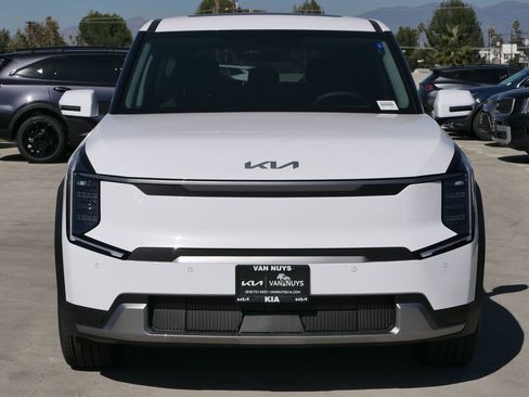 New 2026 Kia EV9 Light image 8