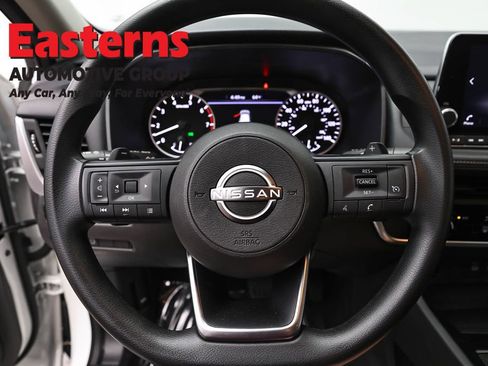 Used 2024 Nissan Rogue S AWD/4WD image 10