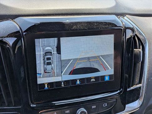 Used 2024 Chevrolet Traverse RS FWD image 11