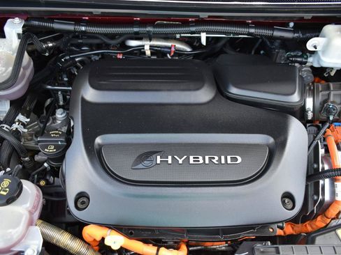 Used 2018 Chrysler Pacifica Touring-L FWD image 55