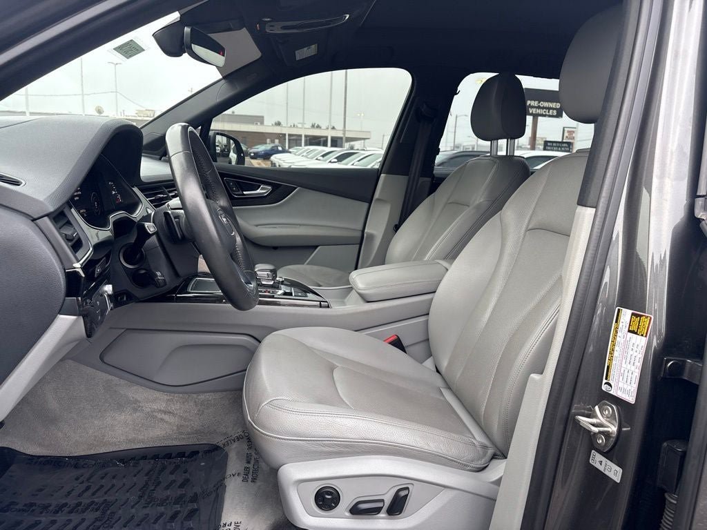 Used 2018 Audi Q7 3.0T Prestige AWD/4WD image 12