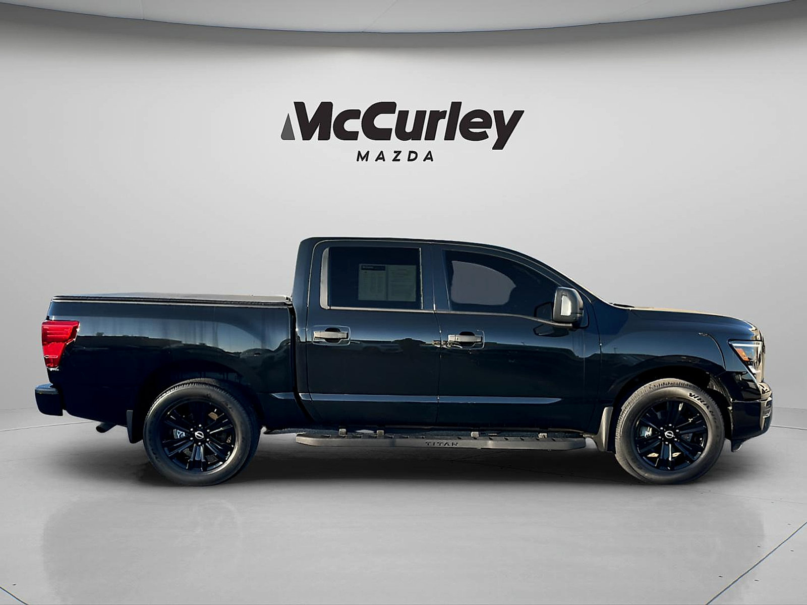 Used 2023 Nissan Titan SV w/ SV Convenience Package AWD/4WD image 8