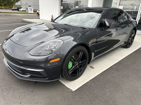 Used 2017 Porsche Panamera 4 image 3