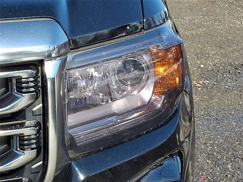 Used 2021 GMC Canyon AT4 image 9