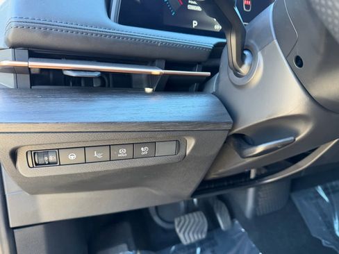 Certified 2025 Nissan Ariya FWD image 22