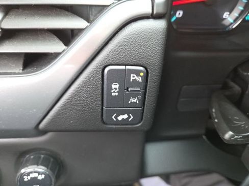 Used 2019 Chevrolet Tahoe LT image 11