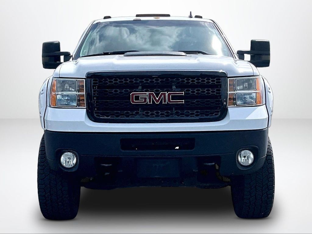 Used 2014 GMC Sierra 2500 SLE w/ SLE Preferred Package AWD/4WD image 3