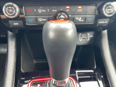 Used 2022 Jeep Compass Trailhawk w/ Trailhawk Convenience Group AWD/4WD image 28