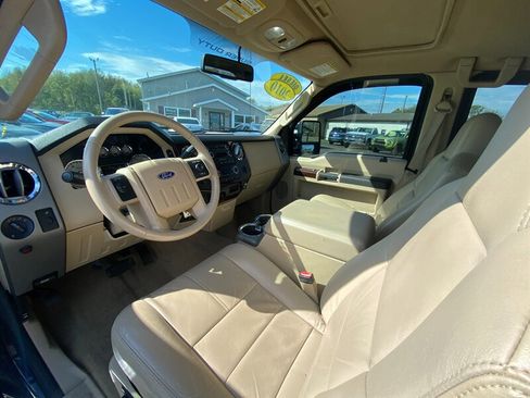 Used 2010 Ford F250 Lariat image 28