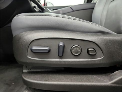 Used 2024 Buick Enclave Premium image 29