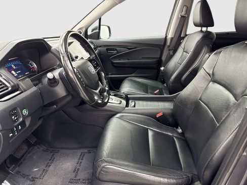 Used 2019 Honda Pilot Touring image 17