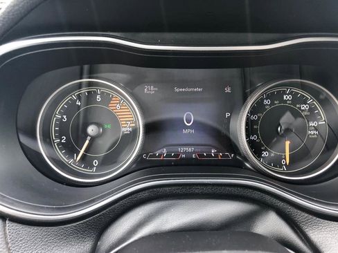 Used 2019 Jeep Cherokee Limited image 21