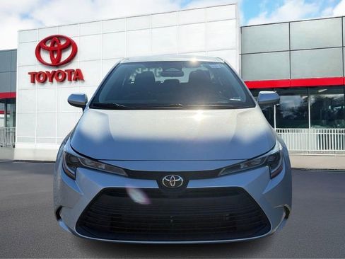 Used 2024 Toyota Corolla LE image 8