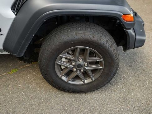 Used 2024 Jeep Wrangler Sport S image 6