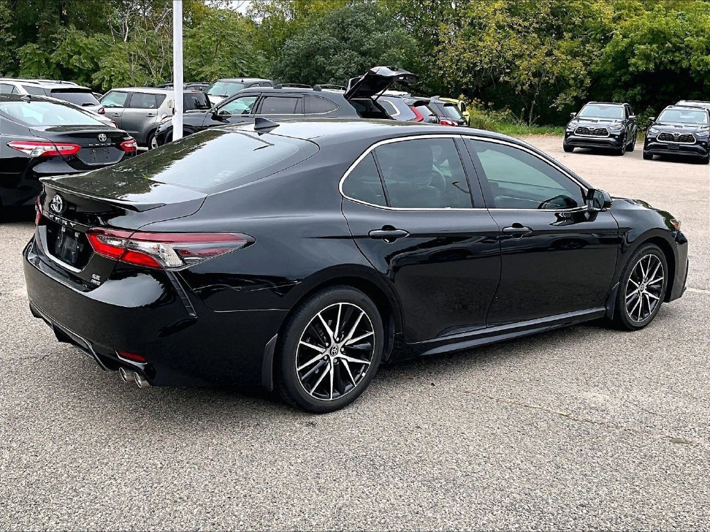 Certified 2022 Toyota Camry SE w/ Cold Weather Package AWD/4WD image 6