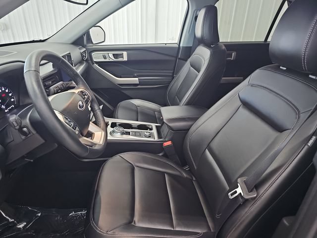Certified 2023 Ford Explorer XLT w/ Equipment Group 202A AWD/4WD image 39