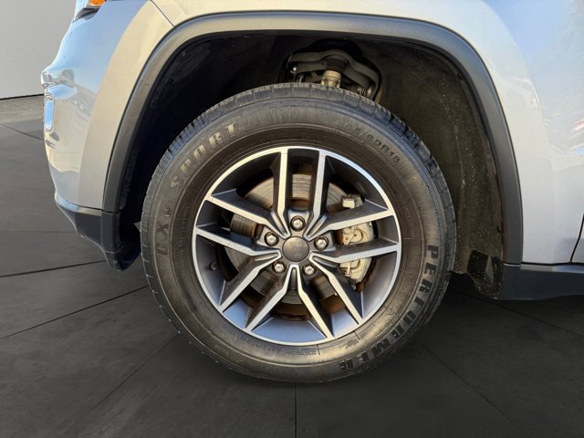 Used 2021 Jeep Grand Cherokee Limited AWD/4WD image 9