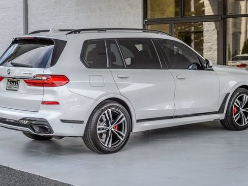 Used 2022 BMW X7 xDrive40i w/ M Sport Package AWD/4WD image 9