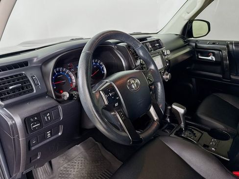 Used 2019 Toyota 4Runner TRD Off-Road Premium AWD/4WD image 10
