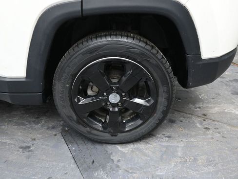 Used 2019 Jeep Compass Latitude w/ Cold Weather Group image 14