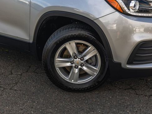 Used 2022 Chevrolet Trax LT w/ Driver Confidence Package AWD/4WD image 4