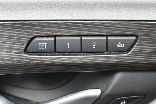 Used 2018 GMC Terrain SLT w/ Preferred Package FWD image 16