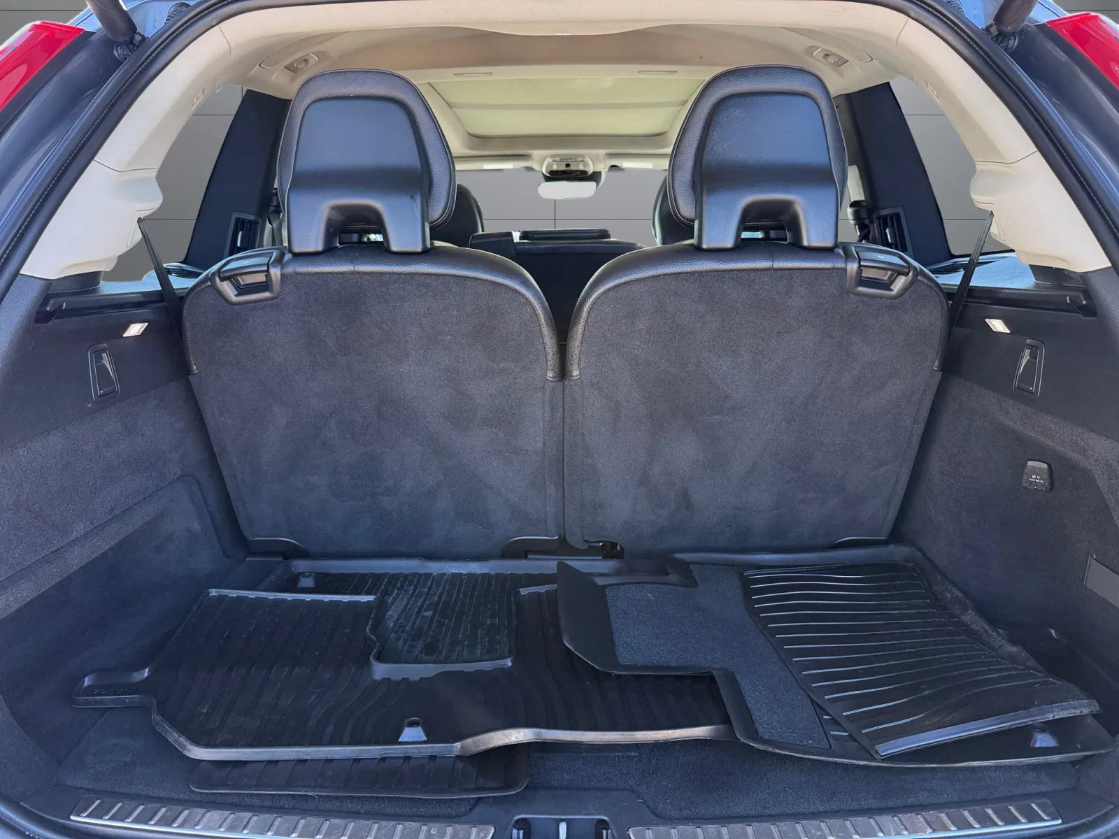 Used 2019 Volvo XC90 T5 Momentum AWD/4WD image 9